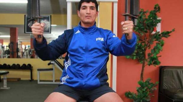 ¿Quién es el árbitro Diego Lara que paralizó campeonatos?