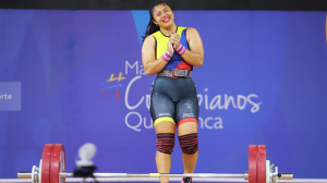 Bella Paredes es otra pesista ecuatoriana de oro