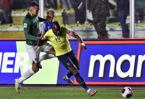 Ecuador ganó a Bolivia en un partido lleno de confusiones